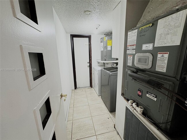 Building Photo - 3911 Farragut St