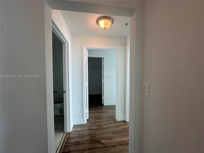 Building Photo - 1900 N Bayshore Dr