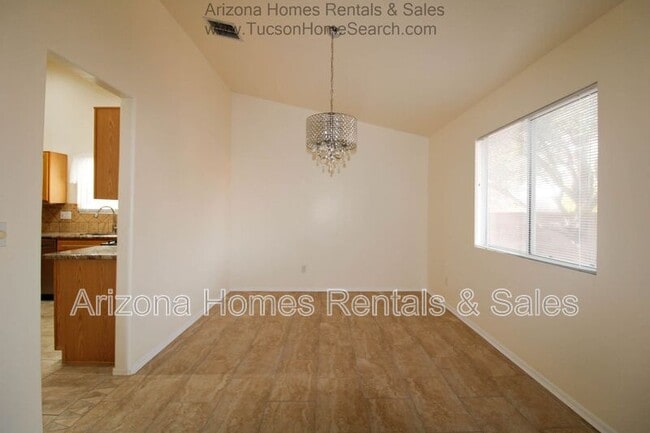 Building Photo - 9779 E Paseo San Ardo