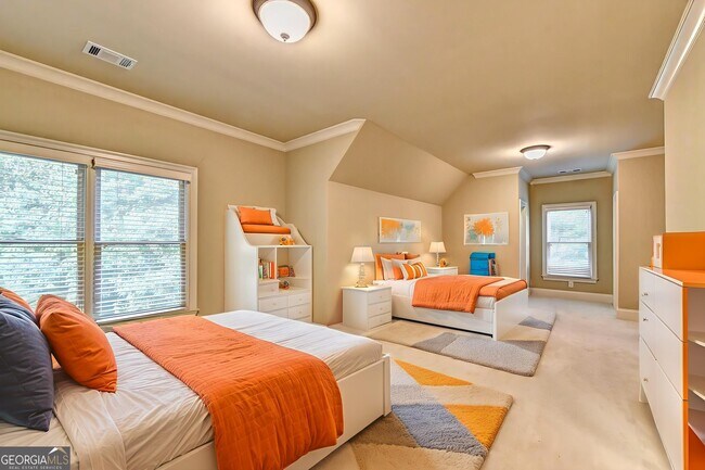 Building Photo - 8920 Doral Dr