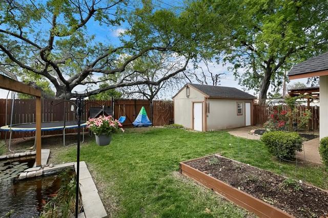 Building Photo - 8515 Glencrest Ln