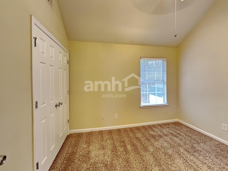 Building Photo - 116 Shadowhill Ln