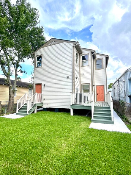 Building Photo - 3047 Maurepas St