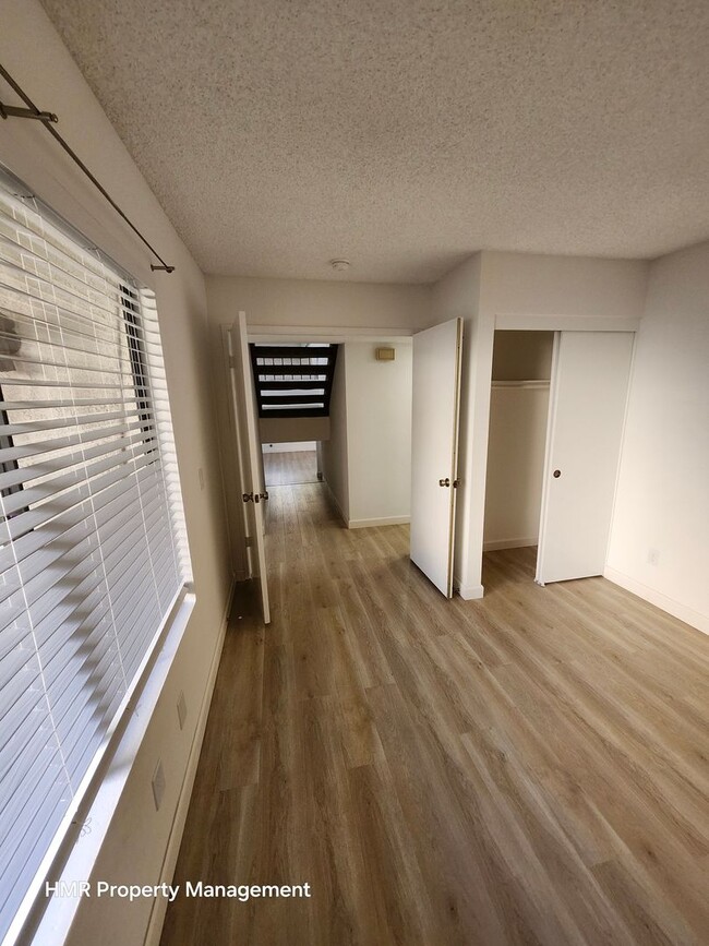 Building Photo - Beautiful 3-Bed, 3-Bath Condo in Prime Cla...