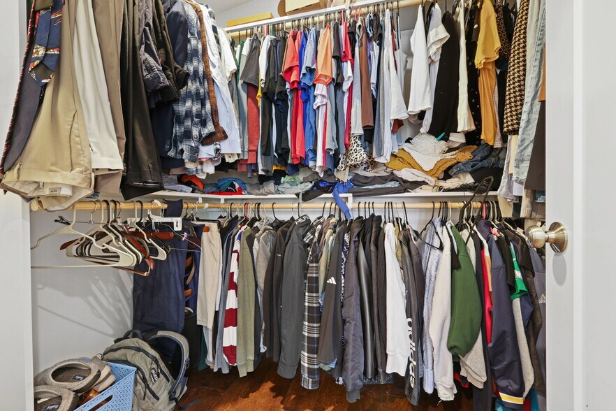 Building Photo - 2464 Broadway St