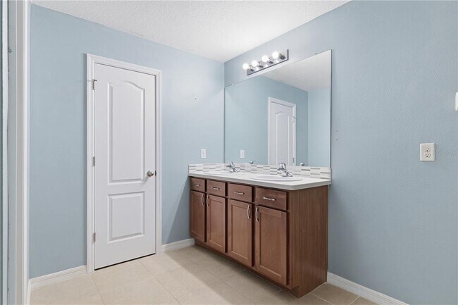 Building Photo - 13755 Covey Run Pl