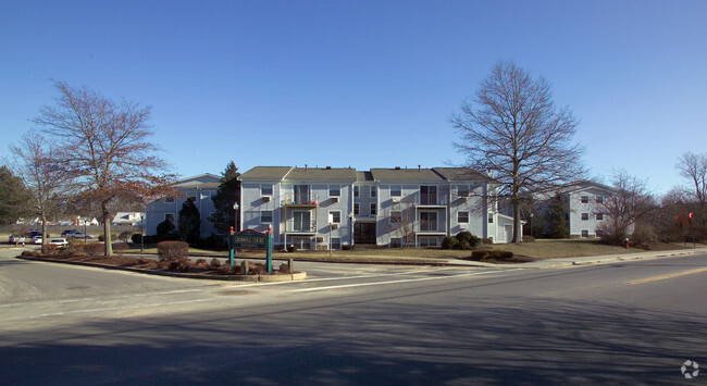 Primary Photo - Cromwell Court