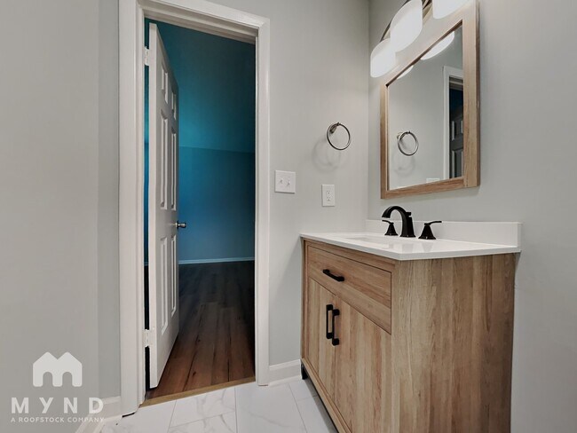 Building Photo - 416 York Rd