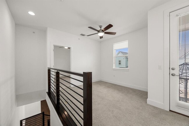 Building Photo - 2409 Simond Ave