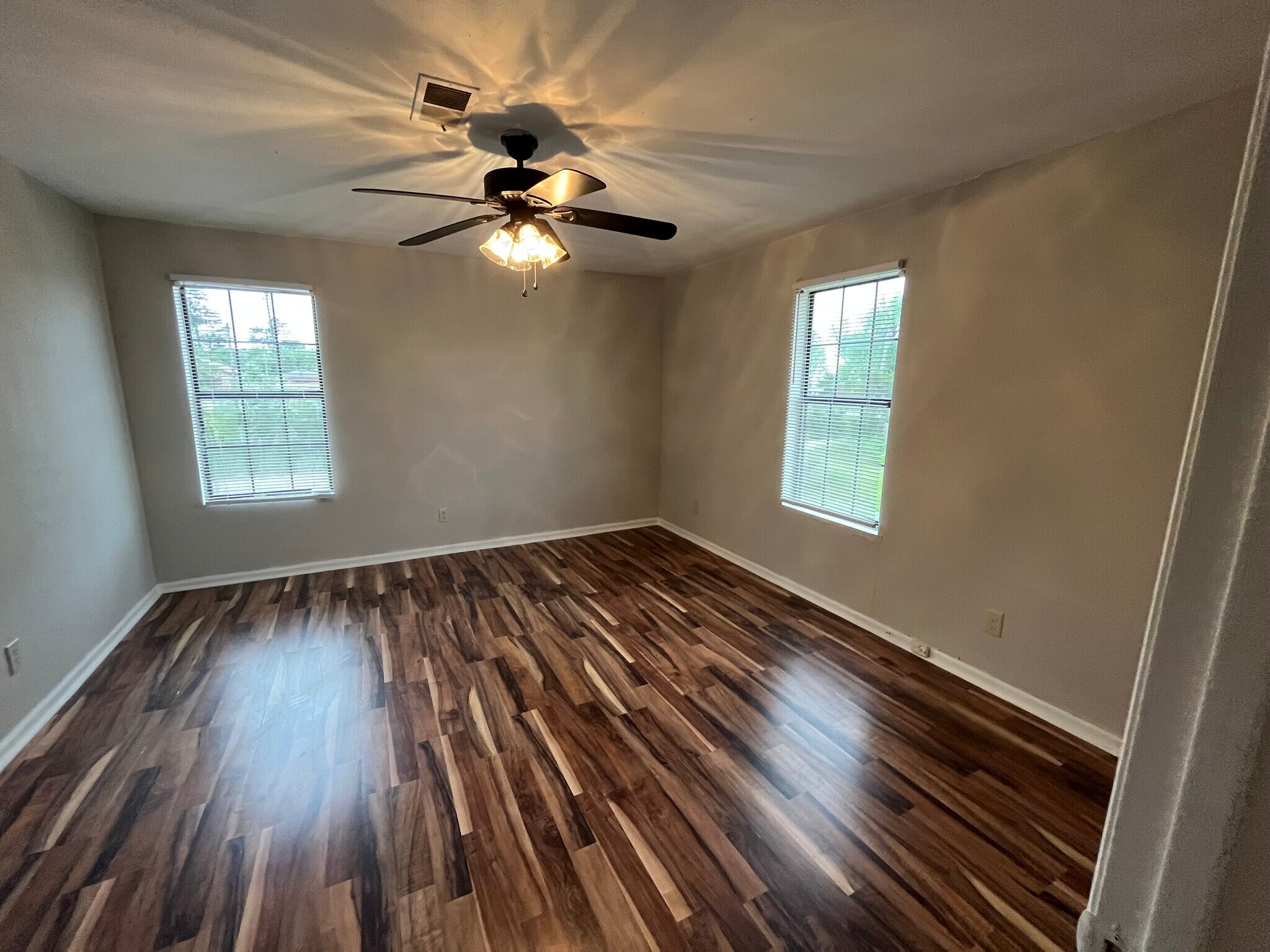 Building Photo - 1111 Emmett St