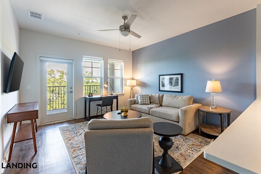 Building Photo - 1225 Utica Dr