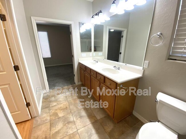 Building Photo - 182 W Twin Peaks Pkwy