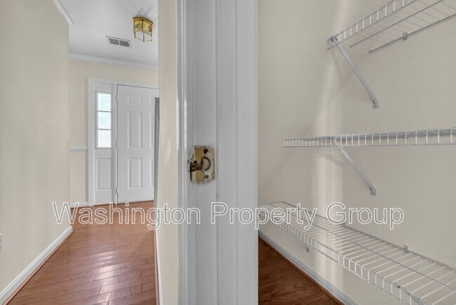 Building Photo - 5602 Grouper Ct