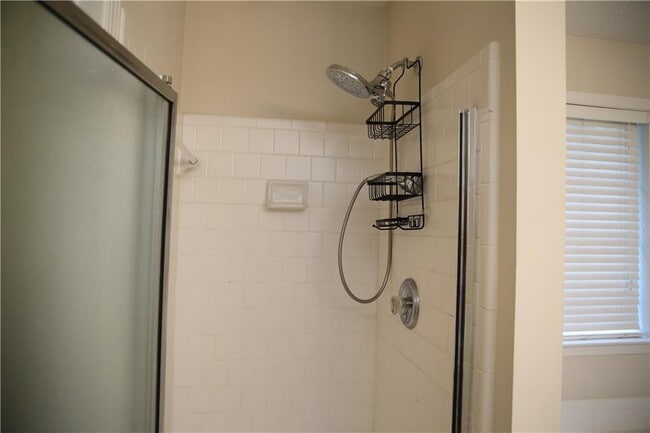 Building Photo - 5454 Medlock Corners Dr