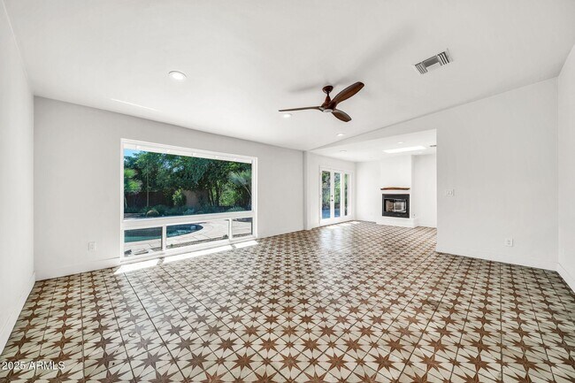 Building Photo - 4531 E Quartz Mountain Rd