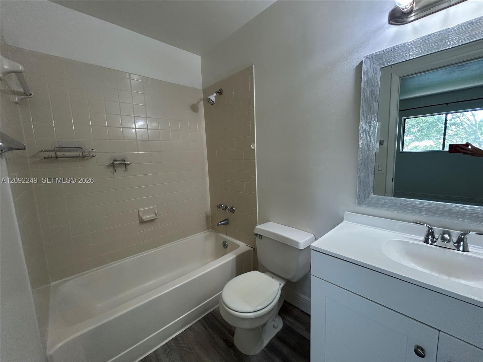 Building Photo - 9472 Palm Cir S