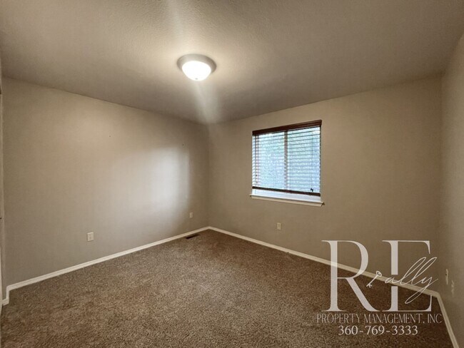 Building Photo - Stunning 3-Bedroom Home with Vaulted Ceilings, RV Parking & Fenced Yard!