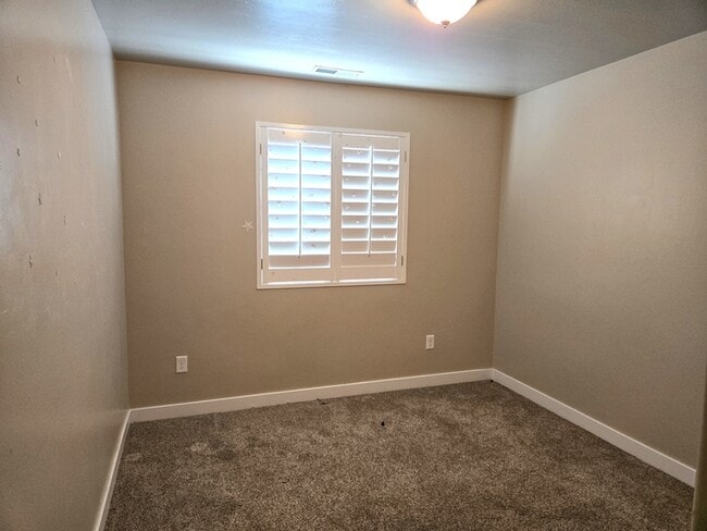 Building Photo - 528 Fox Chase Dr