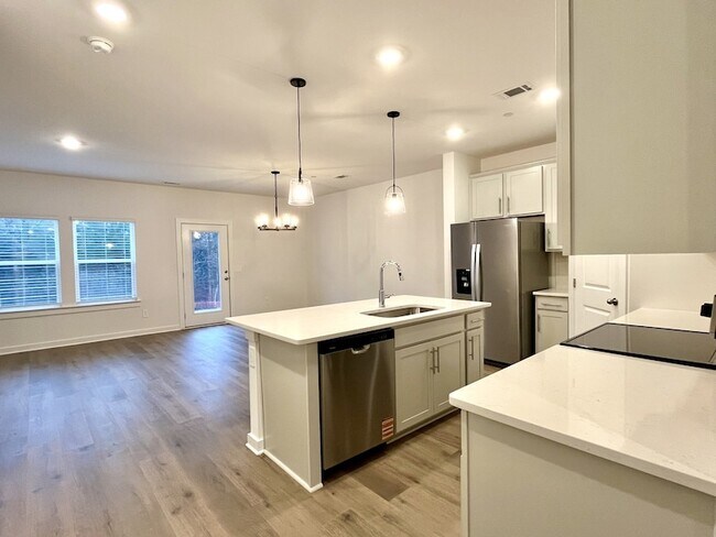 Building Photo - 7148 Cedarcrest Ct