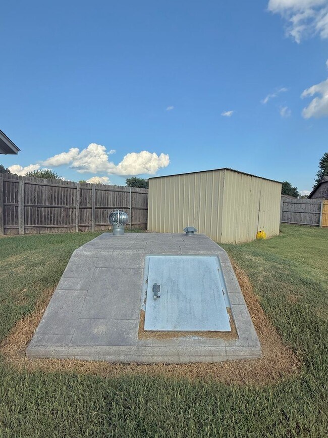 Building Photo - Complete new remodel 3-2-2 home off Broadway in the heart of Moore!