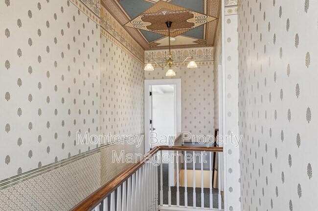 Building Photo - 225 Central Ave