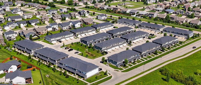 Building Photo - 2342 SE Parkview Crossing Dr