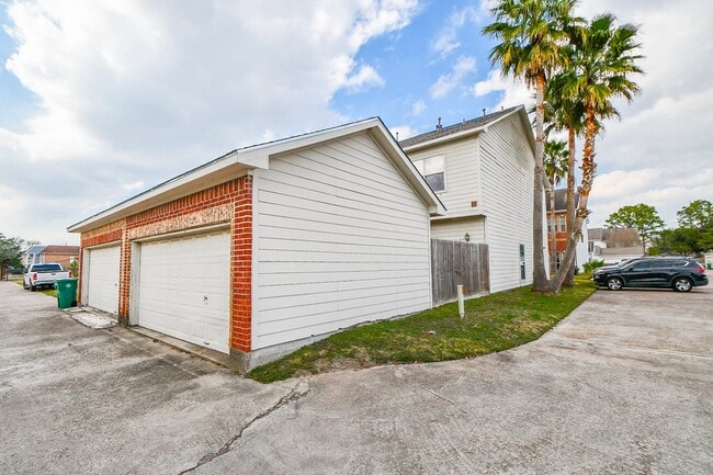 Building Photo - 4230 Benard Ct