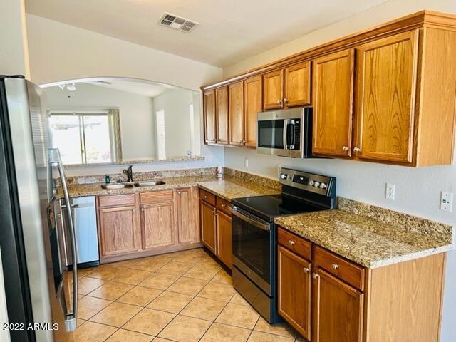 Building Photo - 45588 W Tulip Ln