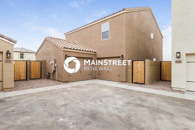 Building Photo - 4 Bedroom Pet-Friendly Home in Phoenix, AZ with Main Street Renewal
