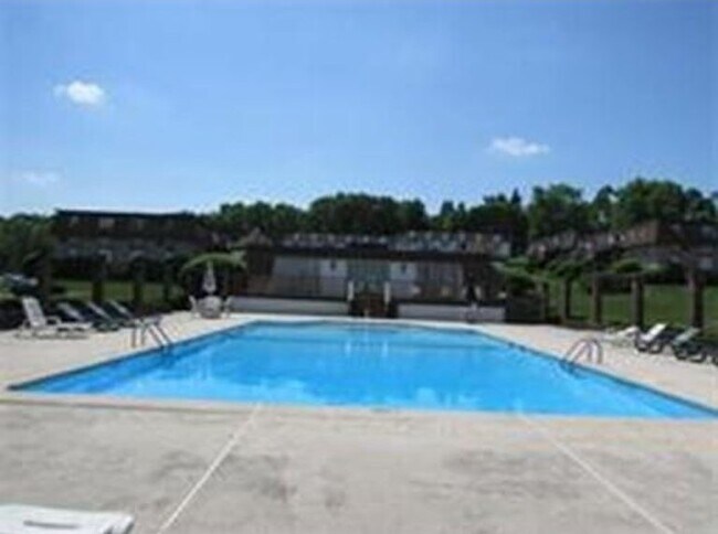 Building Photo - 12 Williamsburg Ct