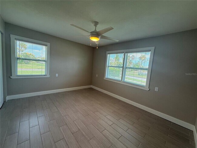 Building Photo - 3200 DE BAZAN Ave