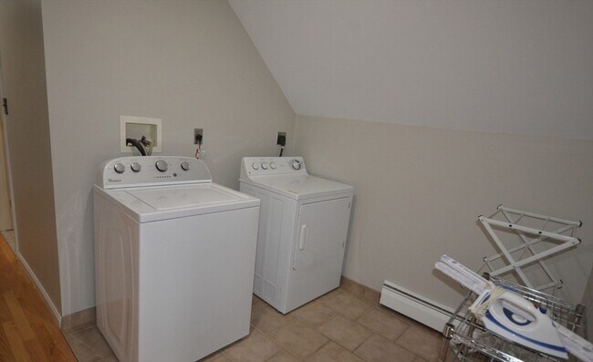 Building Photo - 20 Benton Rd