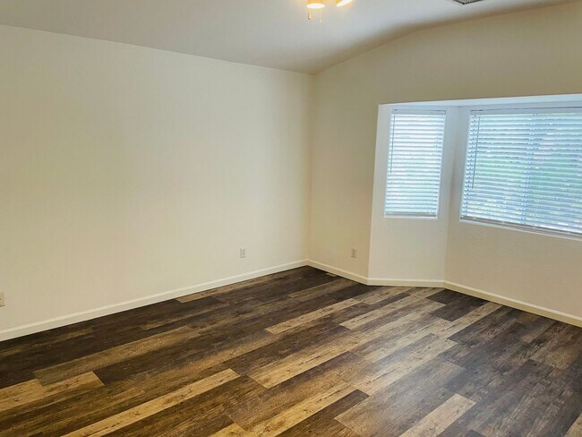 Building Photo - Cornville Property, Amante Verde Santa Fe