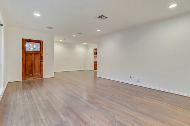 Building Photo - 5438 Briarbend Dr