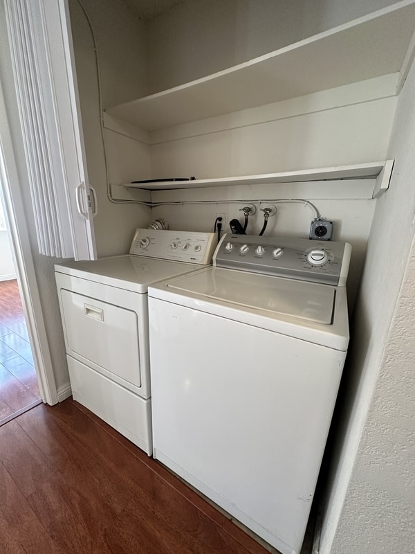 Building Photo - 1110 E Wilson Ave