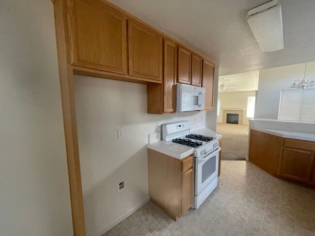 Building Photo - Available Now!! 3-Bedroom, 2-Bathroom Home...