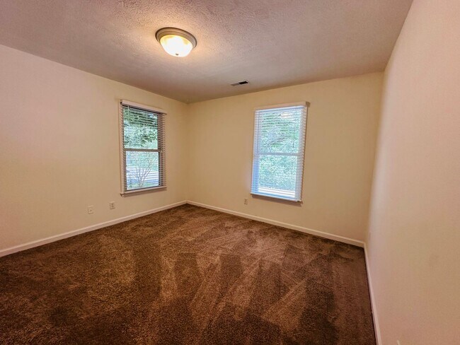 Building Photo - 410 Alleghany St
