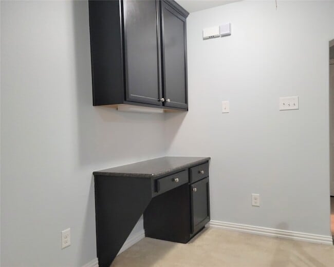 Building Photo - 4817 Bridgewater St