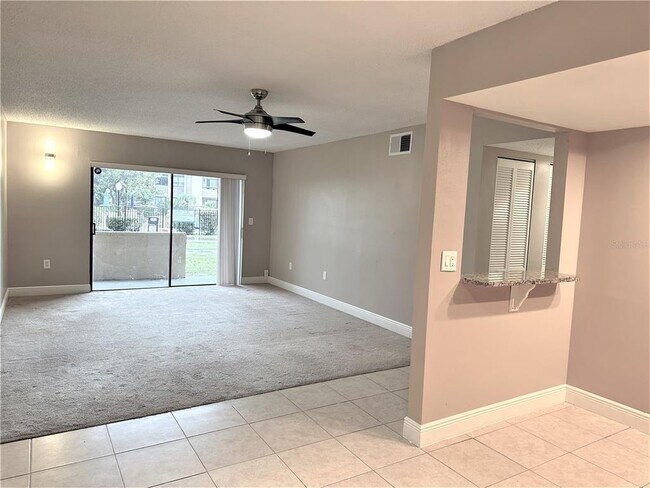 Building Photo - 5325 Vineland Rd