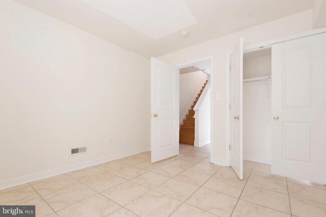 Building Photo - 1740 N Sydenham St
