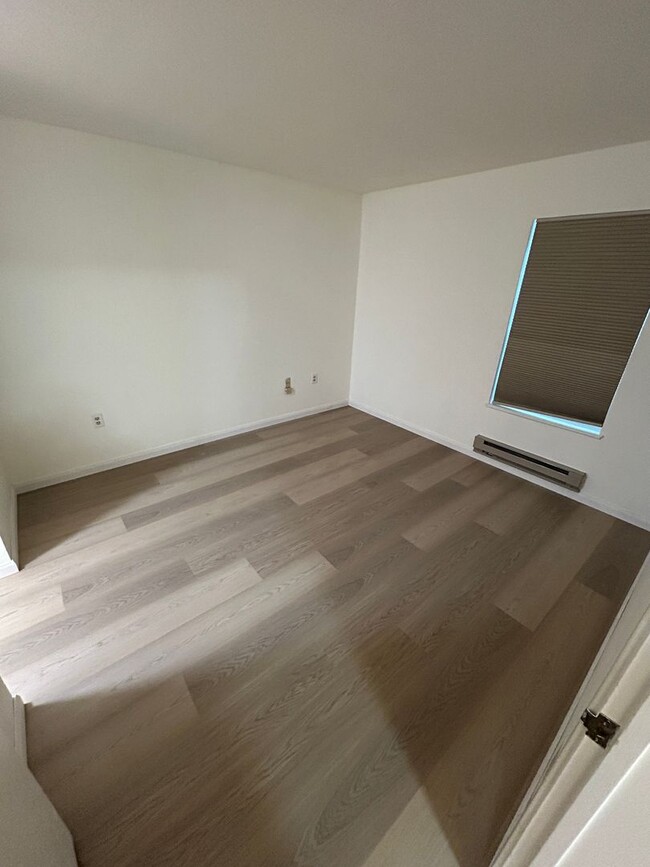 Building Photo - Beautiful 1BRs+1BA Condo with al parking s...