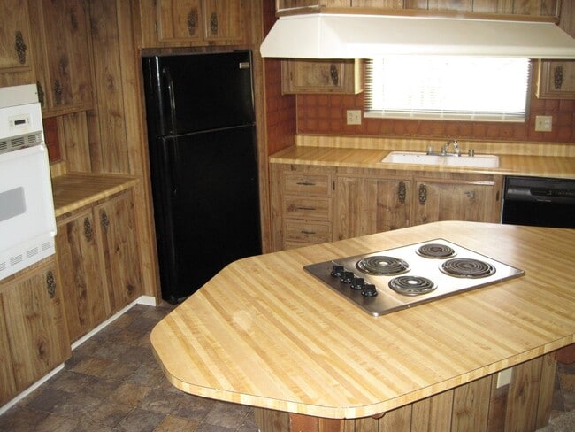 Building Photo - 109