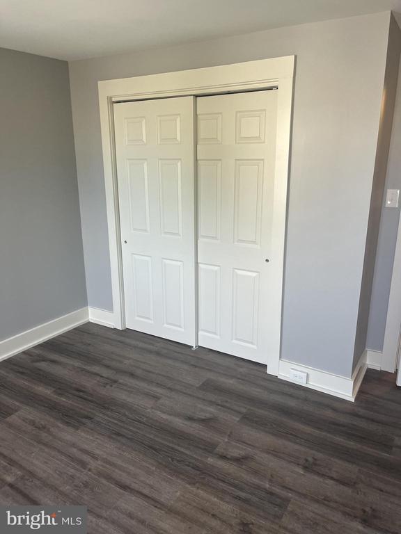 Building Photo - 134 W Airy St