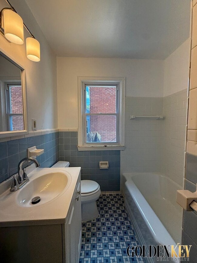 Building Photo - Charming 3 Bed 1 Bath on Detroit’s Eastside!
