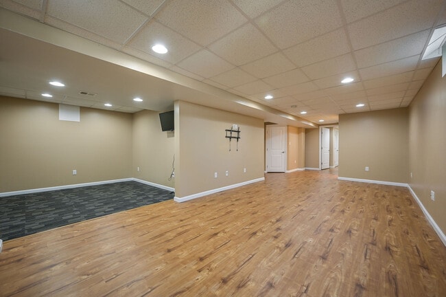 Building Photo - 463 Quail Landing Cir