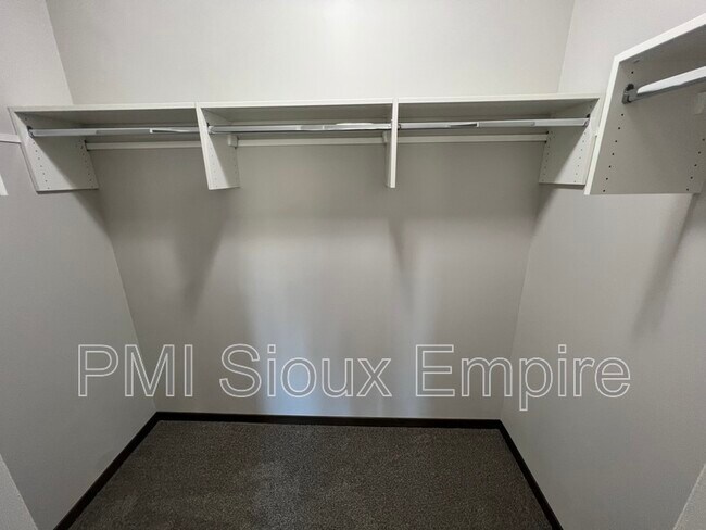Building Photo - 6171 S Alki Pl