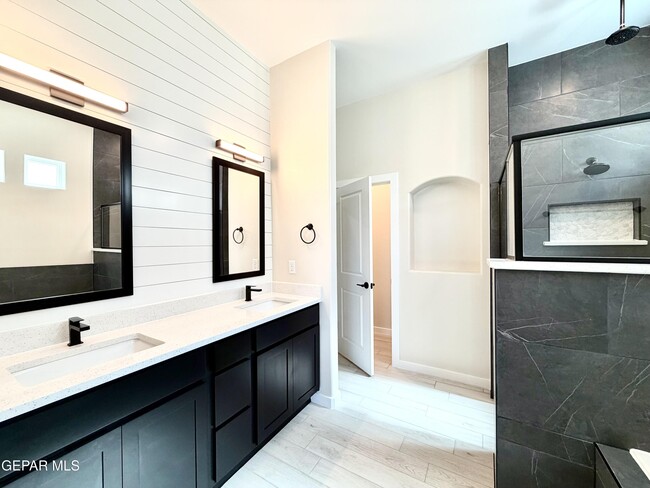 Building Photo - 15313 PROMISE