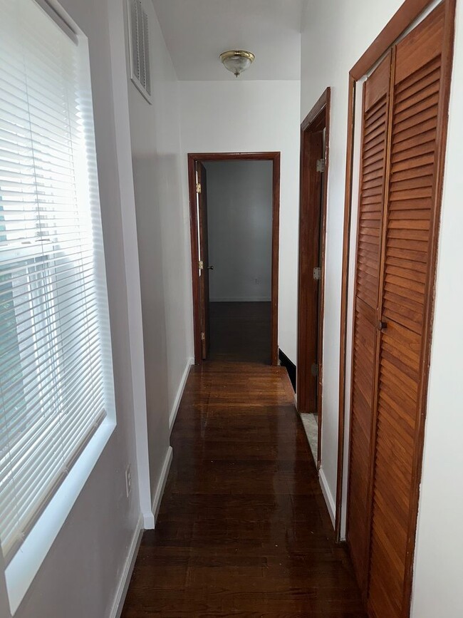 Building Photo - Beautifully Renovated Home! Corner House! Central Air! Available Now!