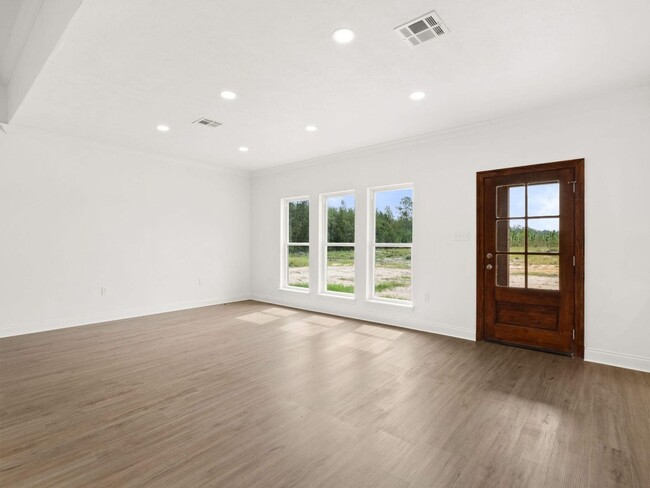 Building Photo - 748 Lockhart Cutoff Rd