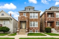 Building Photo - 4749 S Keeler Ave